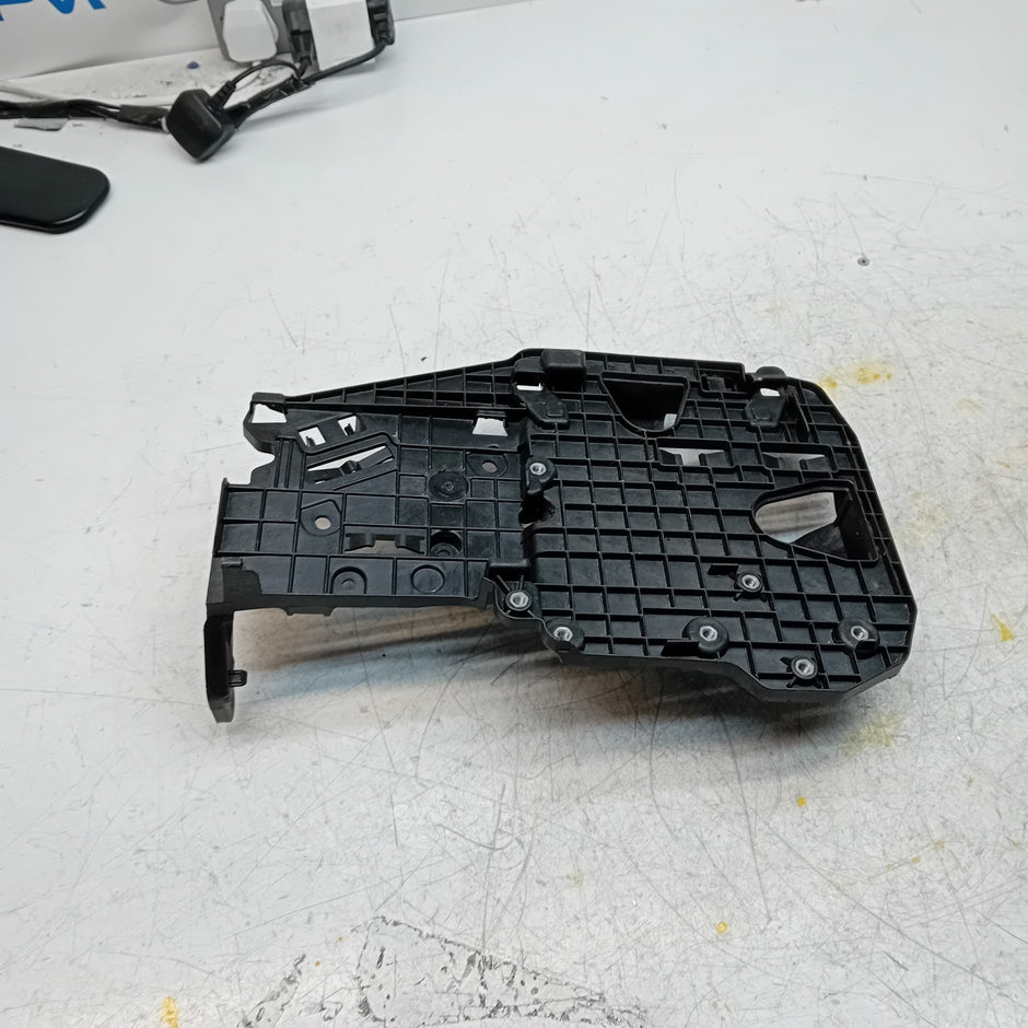 MERCEDES C-CLASS W206 PARKING SENSOR CONTROL UNIT HOLDER A2065451000 FM001469