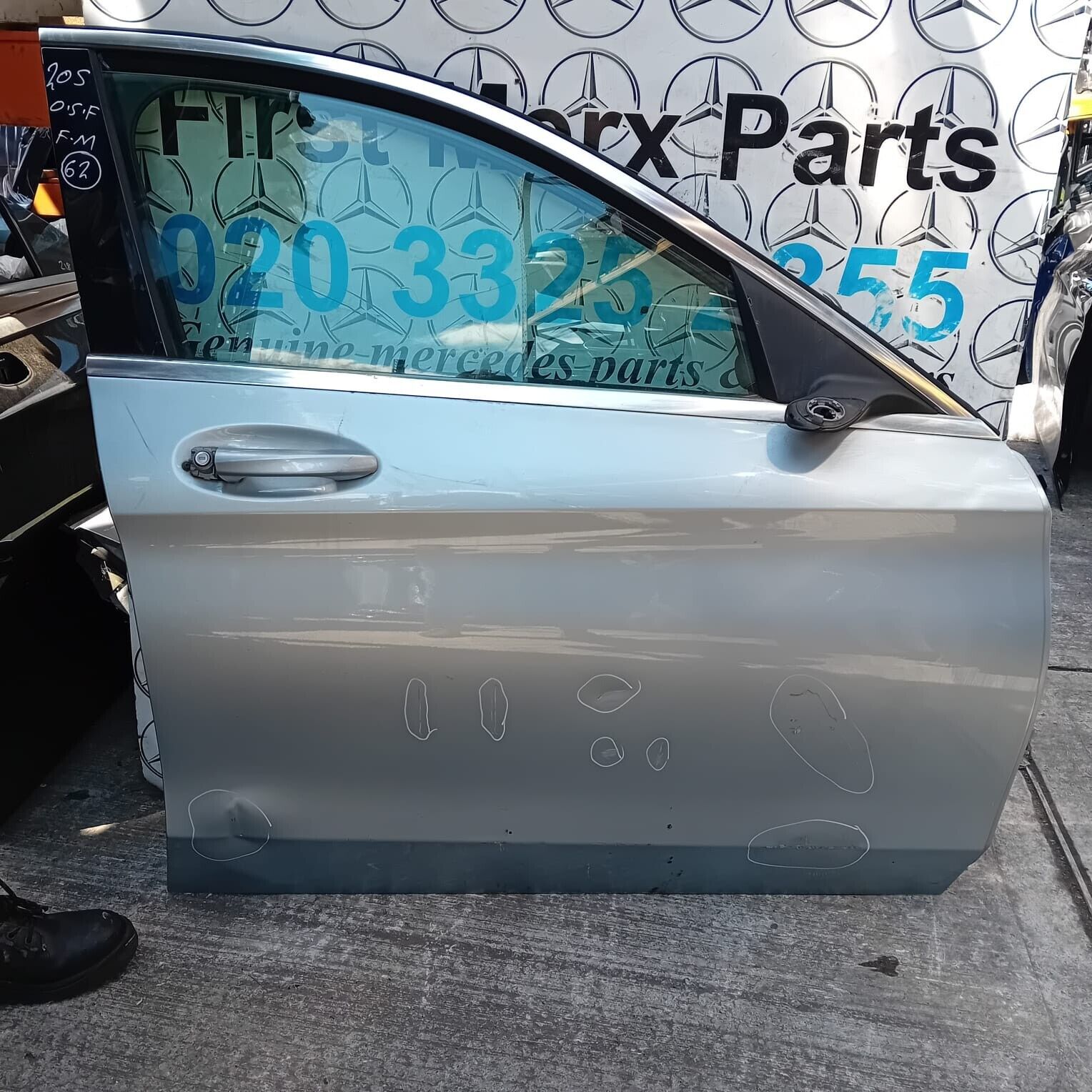 MERCEDES BENZ C-CLASS  W205  DRIVER SIDE FRONT DOOR ( OFF SIDE FRONT )