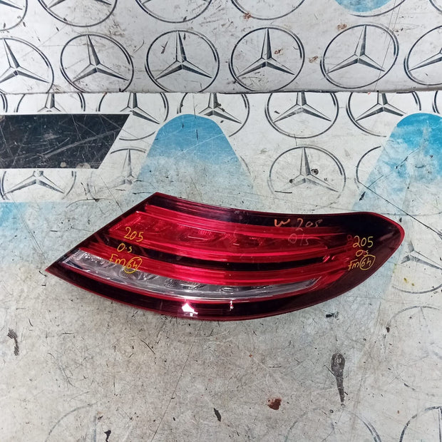 MERCEDES C-CLASS W205 C205 COUPE  PASSENGER SIDE  TAIL LIGHT A2059063205