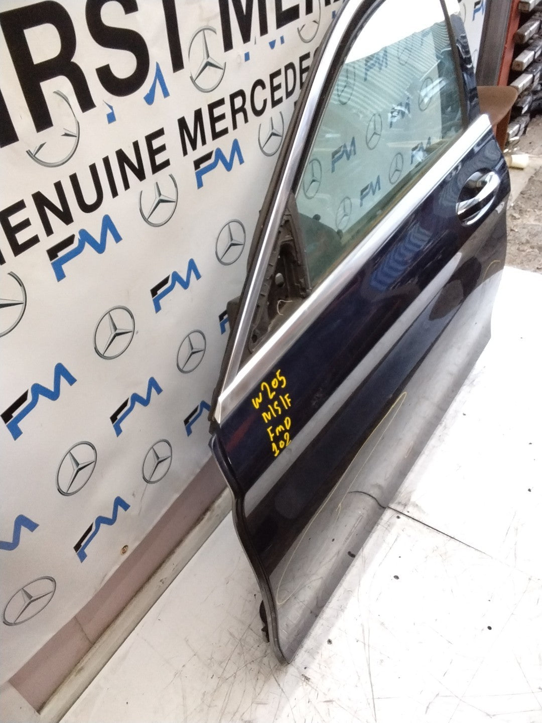 MERCEDES C-CLASS W205 PASSENGER SIDE FRONT DOOR N/S/F COMPLETE BLUE FMD102