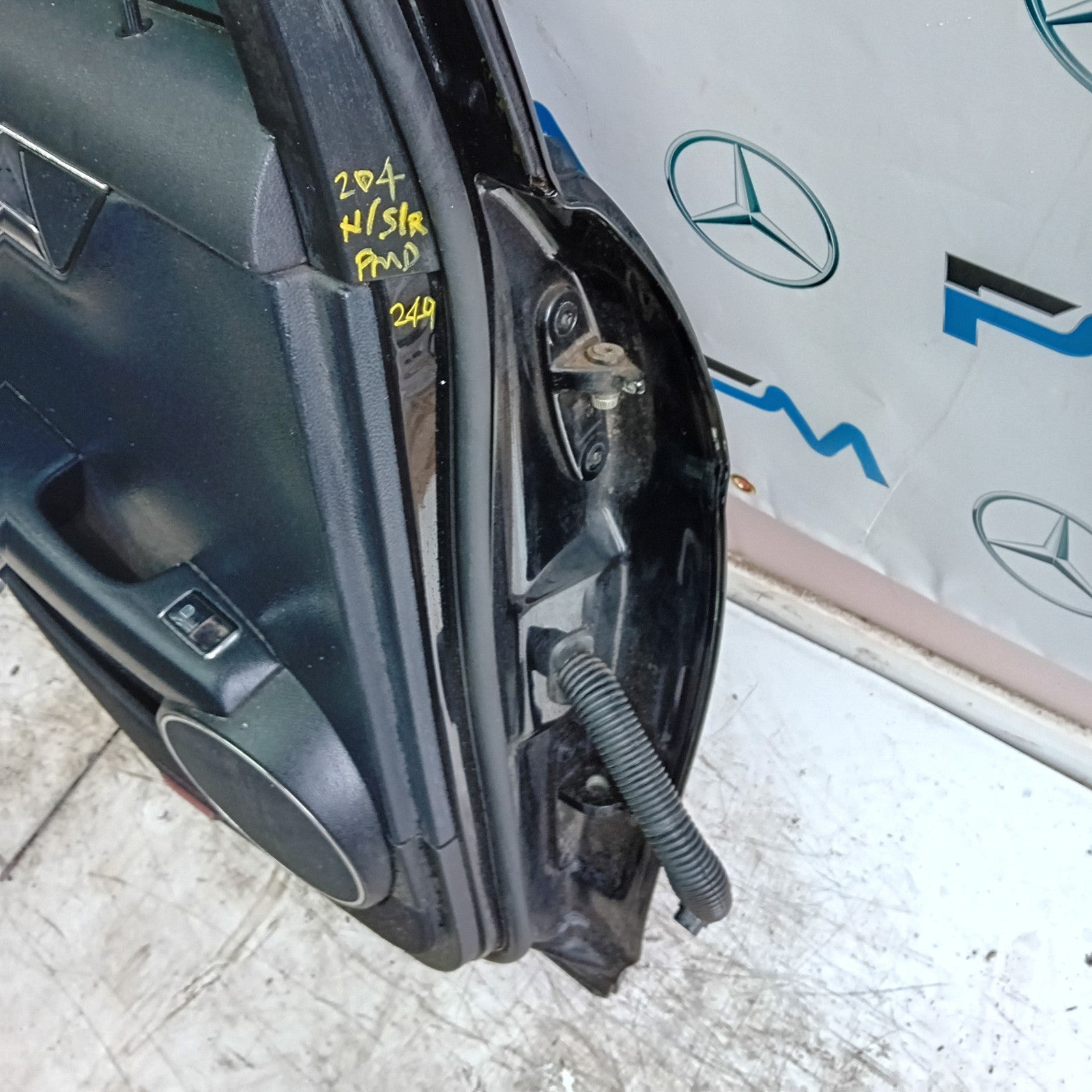 MERCEDES C-CLASS W204 SLN PASSENGER REAR DOOR NSR BLACK 2008-14 COMPLETE FMD249