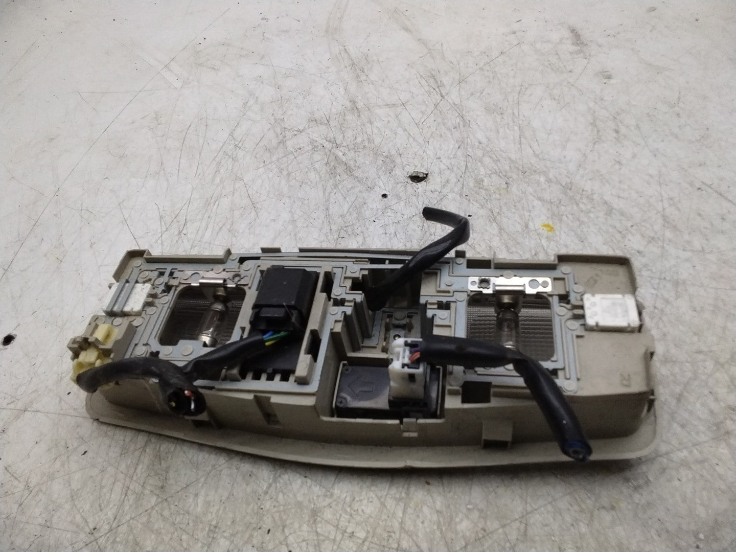 MITSUBISHI OUTLANDER INTERIOR ROOF LIGHTING 8401A009ZZ FMR119