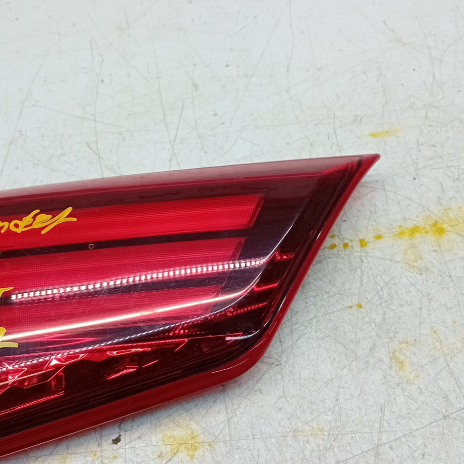 MITSUBISHI OUTLANDER MK3 PASSENGER SIDE LEFT REAR INNER TAIL LIGHT 2013 FMT304