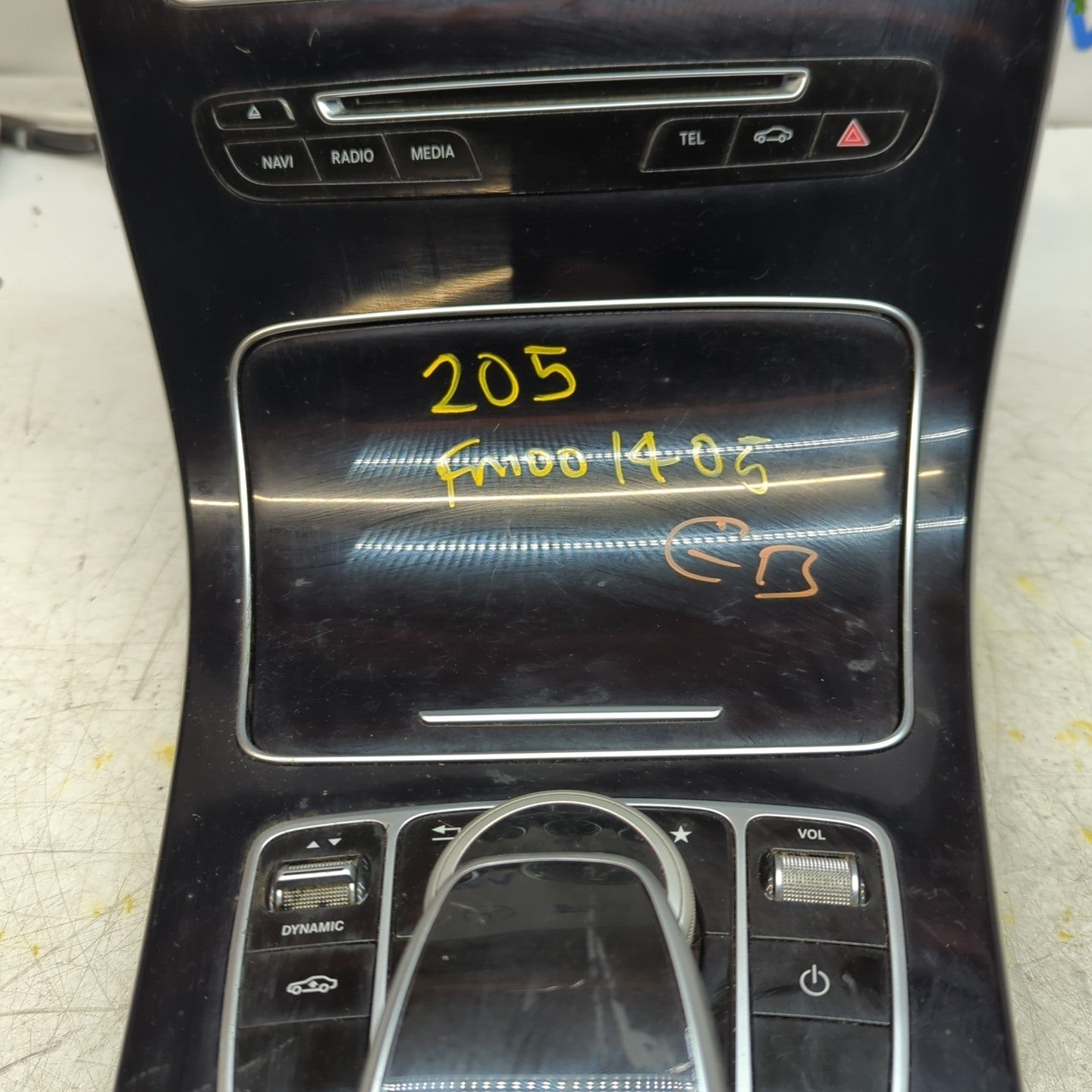  MERCEDES E-CLASS W205 CENTRE CONSOLE + 3 AIR VENT A2054402324 FM001405