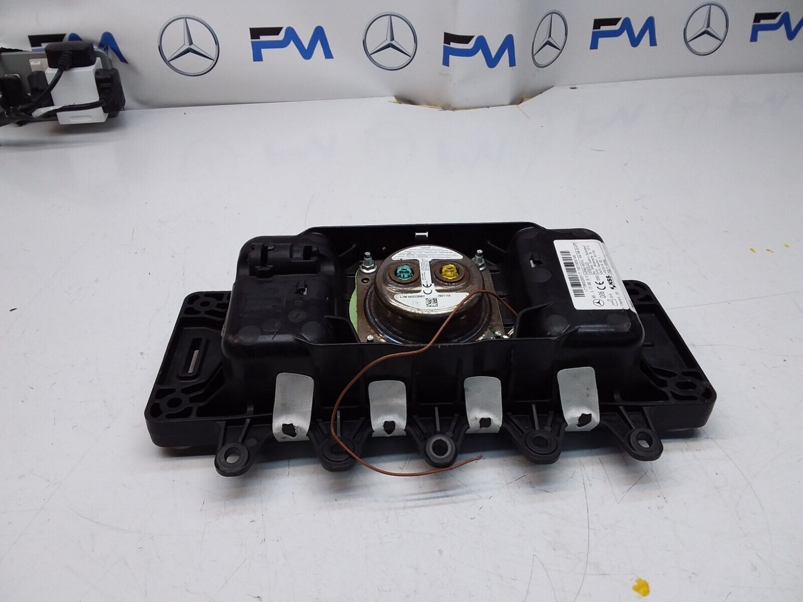 2019 MERCEDES BENZ A-CLASS W177 DRIVER SIDE KNEE AIRBAG A1778602601 FM00327