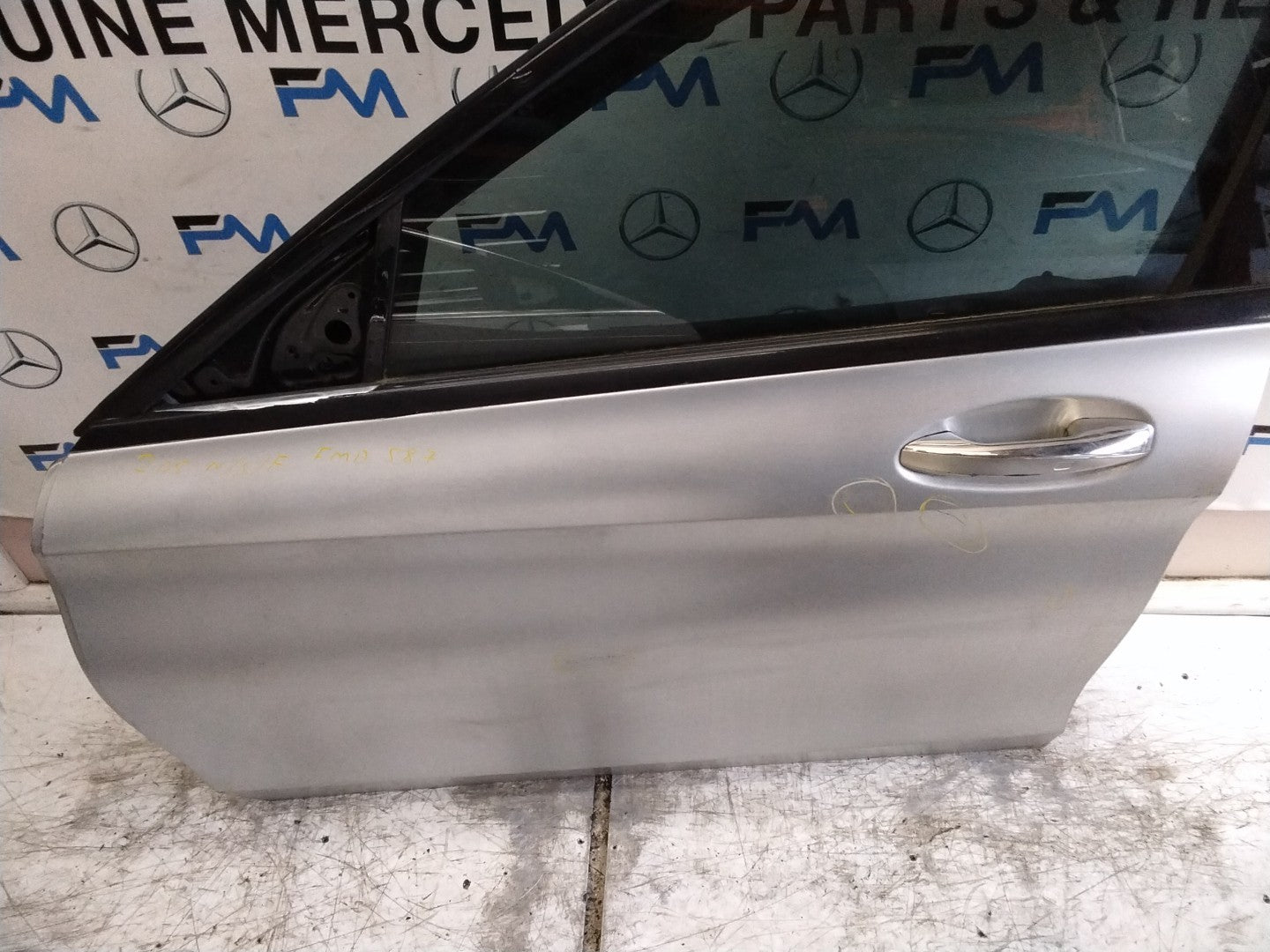 MERCEDES BENZ C-CLS W205 SLN PASSENGER FRONT DOOR NSF SILVER 2014-21  FMD587
