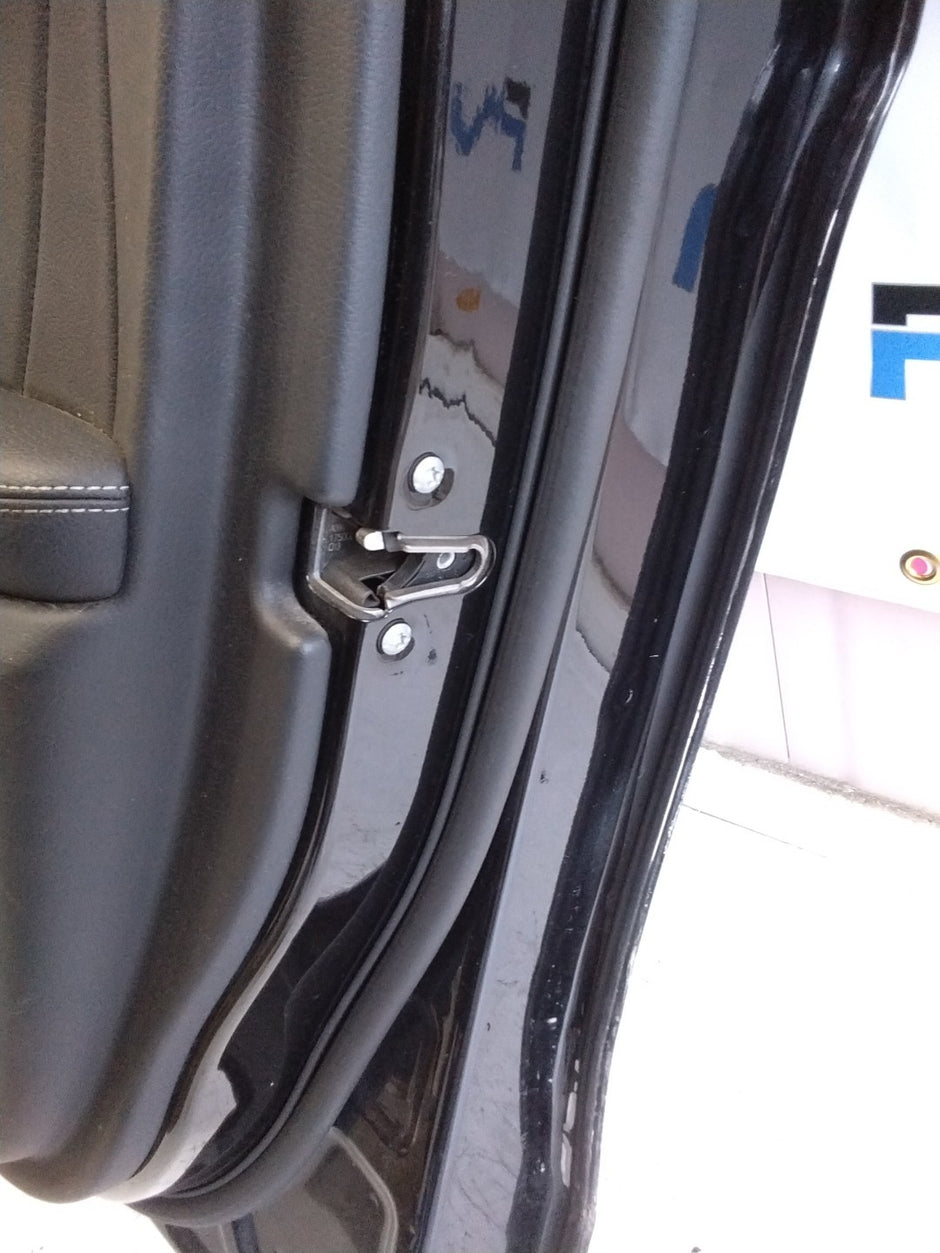 MERCEDES BENZ  GLC W253 DRIVER SIDE FRONT DOOR O/S/F COMPLETE BLACK FMD95
