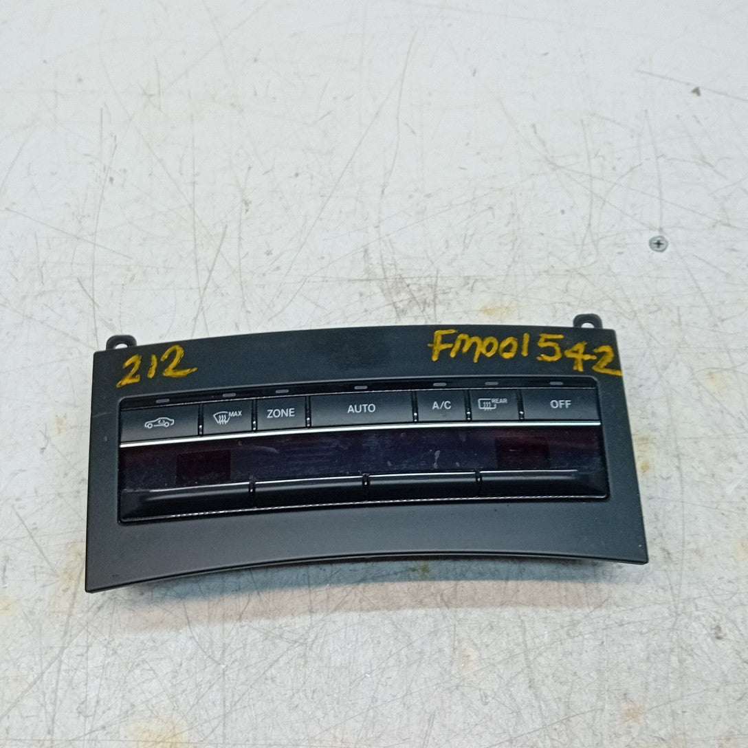 MERCEDES BENZ  E-CLASS W207 W212 CLIMATE CONTROL PANEL A2129006527 2016 FM001542