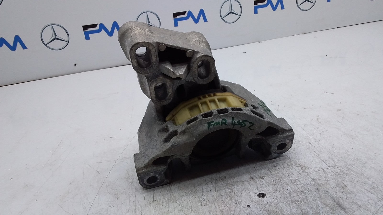 MERCEDES BENZ B-CLASS W246 LEFT ENGINE MOUNT A2462400217 FMR452