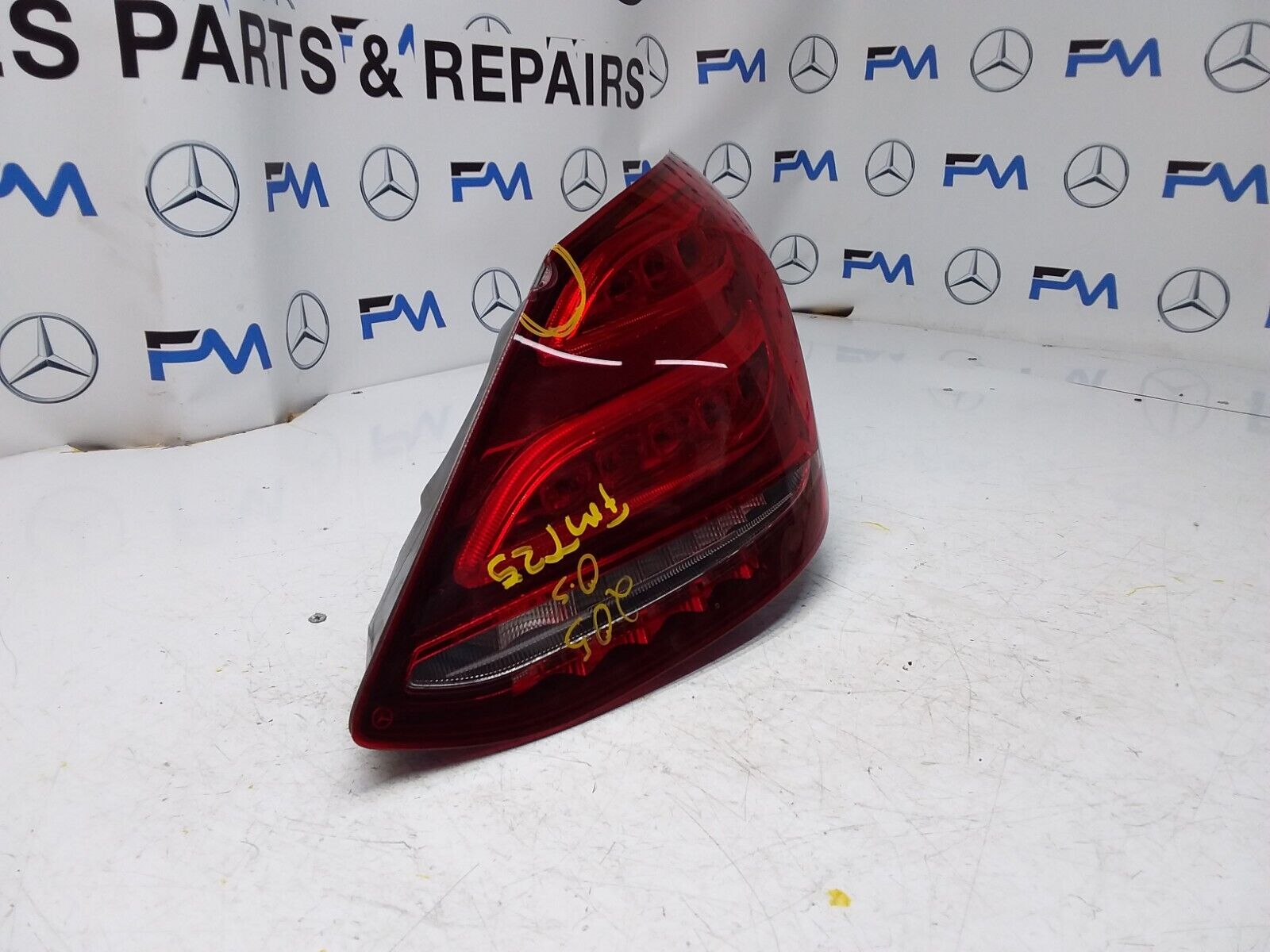 2018 MERCEDES  C CLASS W205 REAR DRIVER SIDE O/S LED LIGHT A2059061457 FMT25