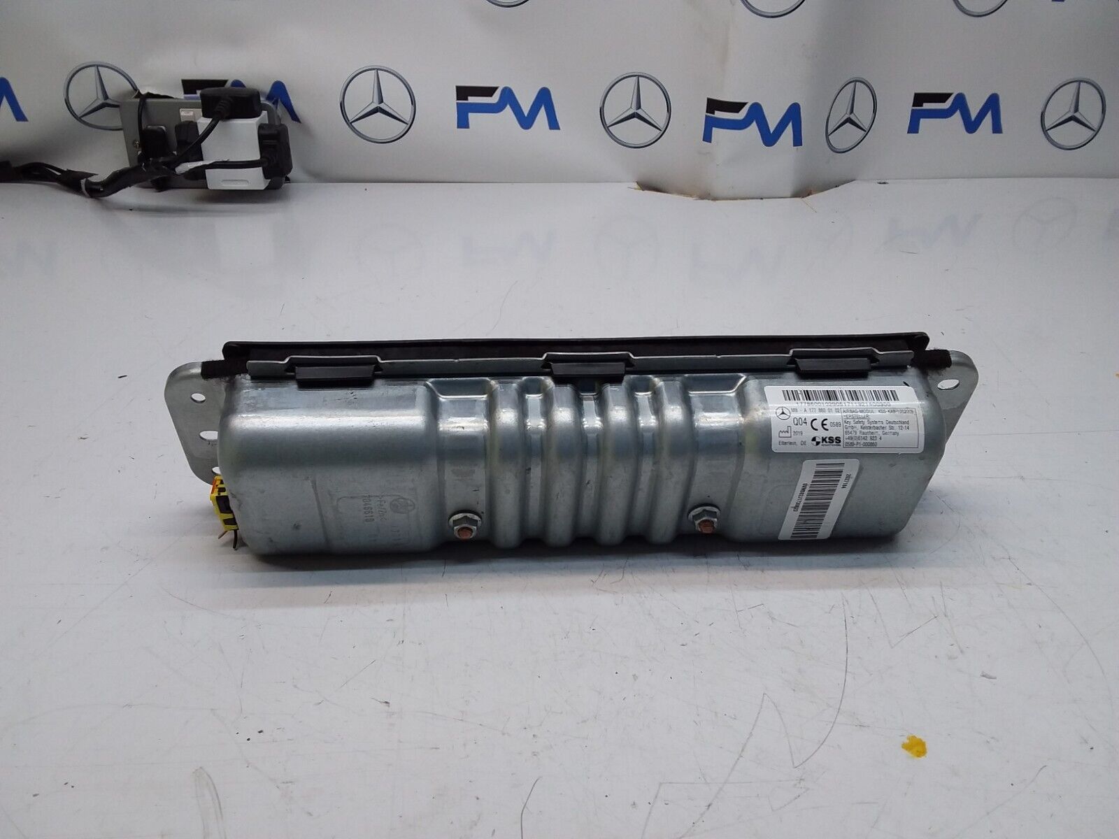 2019 MERCEDES BENZ A-CLASS W177 DRIVER SIDE KNEE AIRBAG A1778600102 FM00326