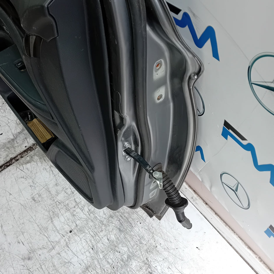 MITSUBISHI OUTLANDER MK3 PASSENGER FRONT DOOR NSF GREY COMPLETE FMD380