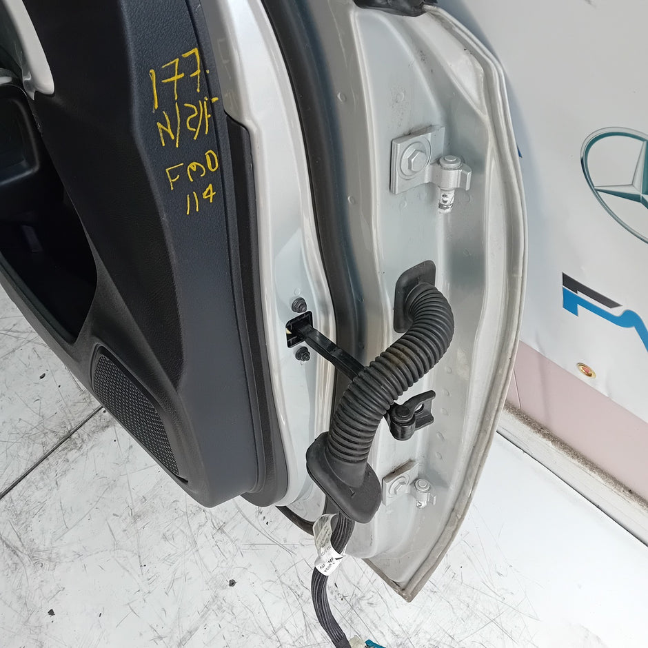 MERCEDES  A-CLASS W177 PASSENGE SIDE FRONT DOOR N/S/F COMPLETE SILVER FMD114