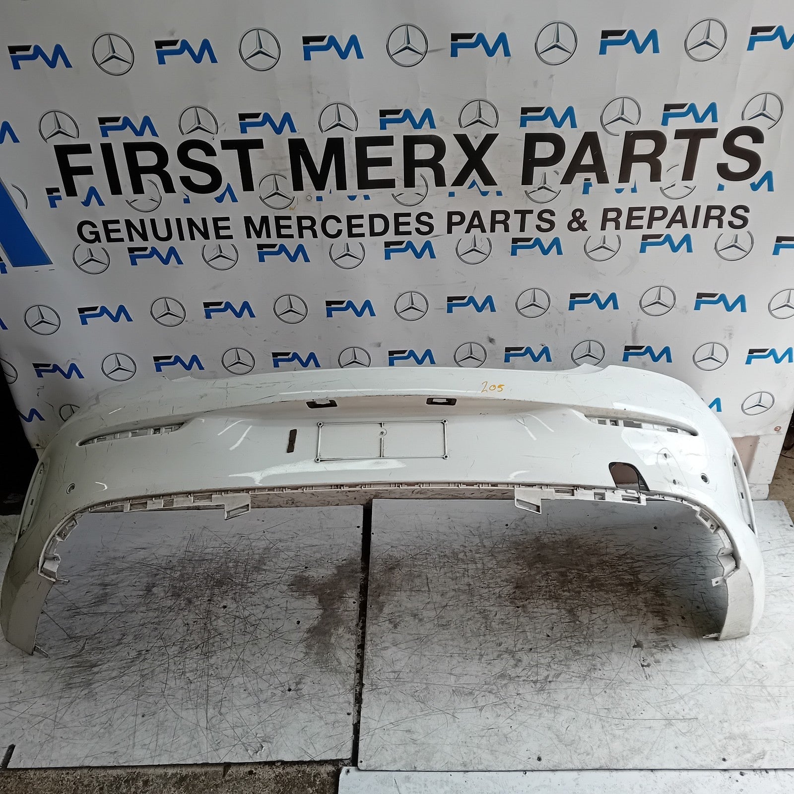 MERCEDES BENZ  C-CLASS C205 CP REAR BUMPER 2014 WHITE  COMPLETE FMX42