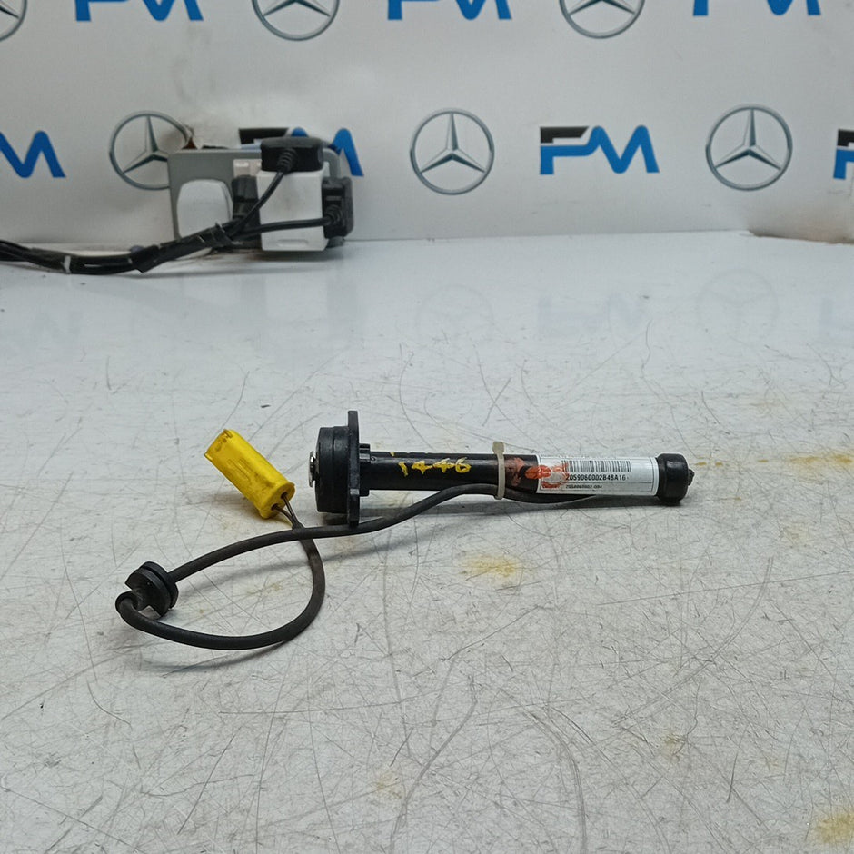 MERCEDES C CLASS W205 BONNET PEDESTRIAN ACTUATOR A2059060002 2017 FM001446