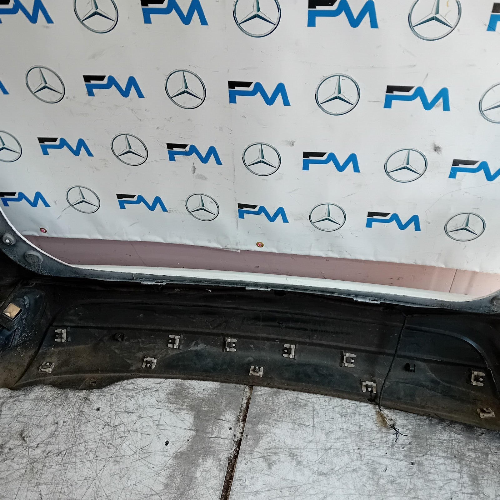 MITSUBISHI OUTLANDER MK3 REAR BUMPER WHITE 2013 COMPLETE FMX110