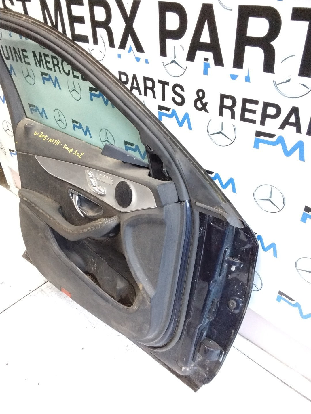 MERCEDES C-CLASS W205 PASSENGER SIDE FRONT DOOR N/S/F COMPLETE BLUE FMD102