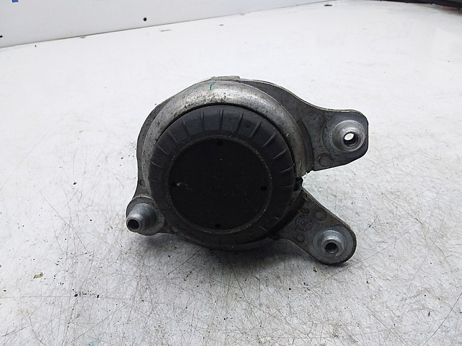 MERCEDES BENZ  C-CLASS W205  ENGINE MOUNT LEFT NS A2052406617 FMR329