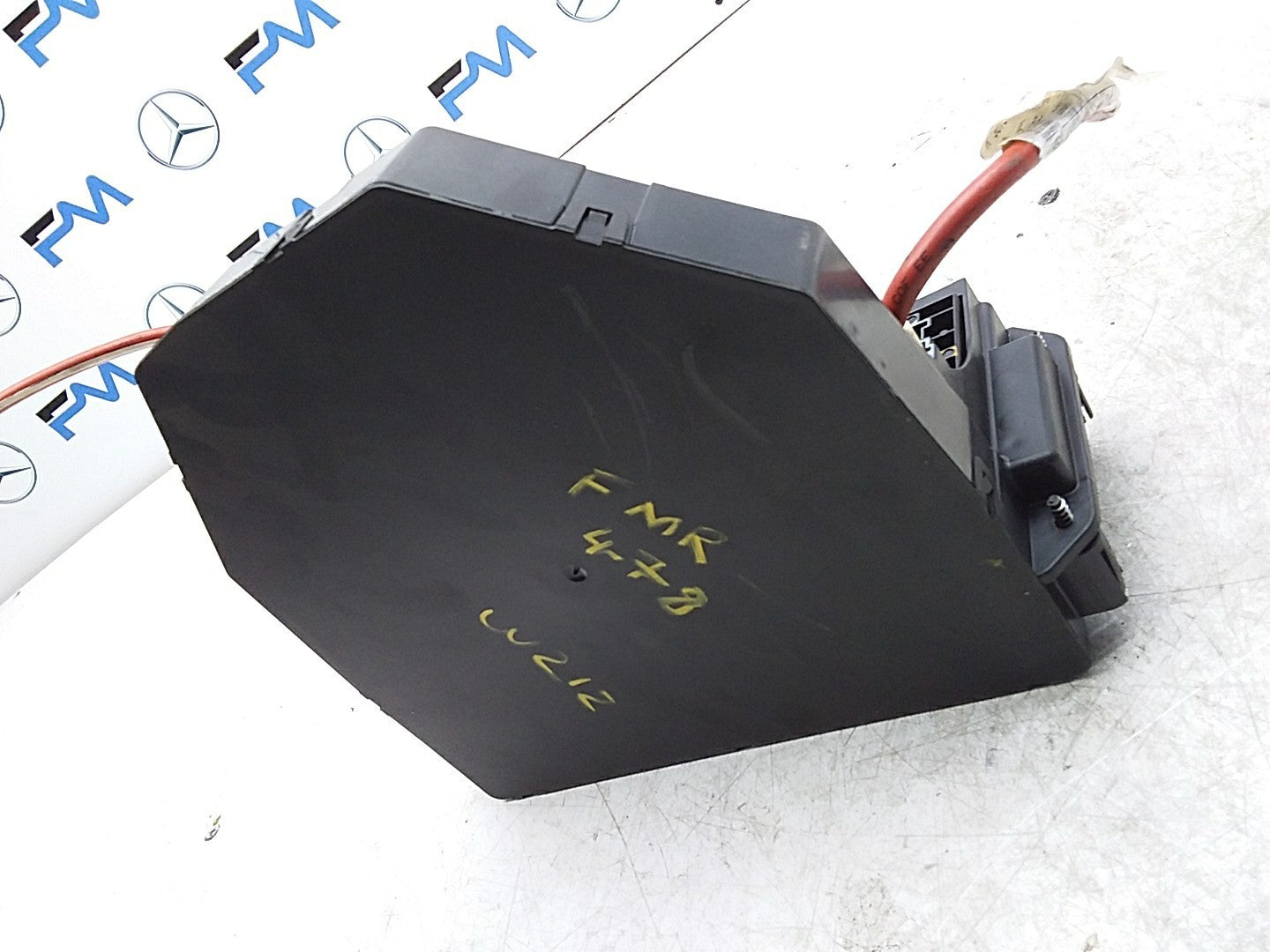 MERCEDES BENZ  E-CLASS W212  FUSE BOX A2129002627 FMR478