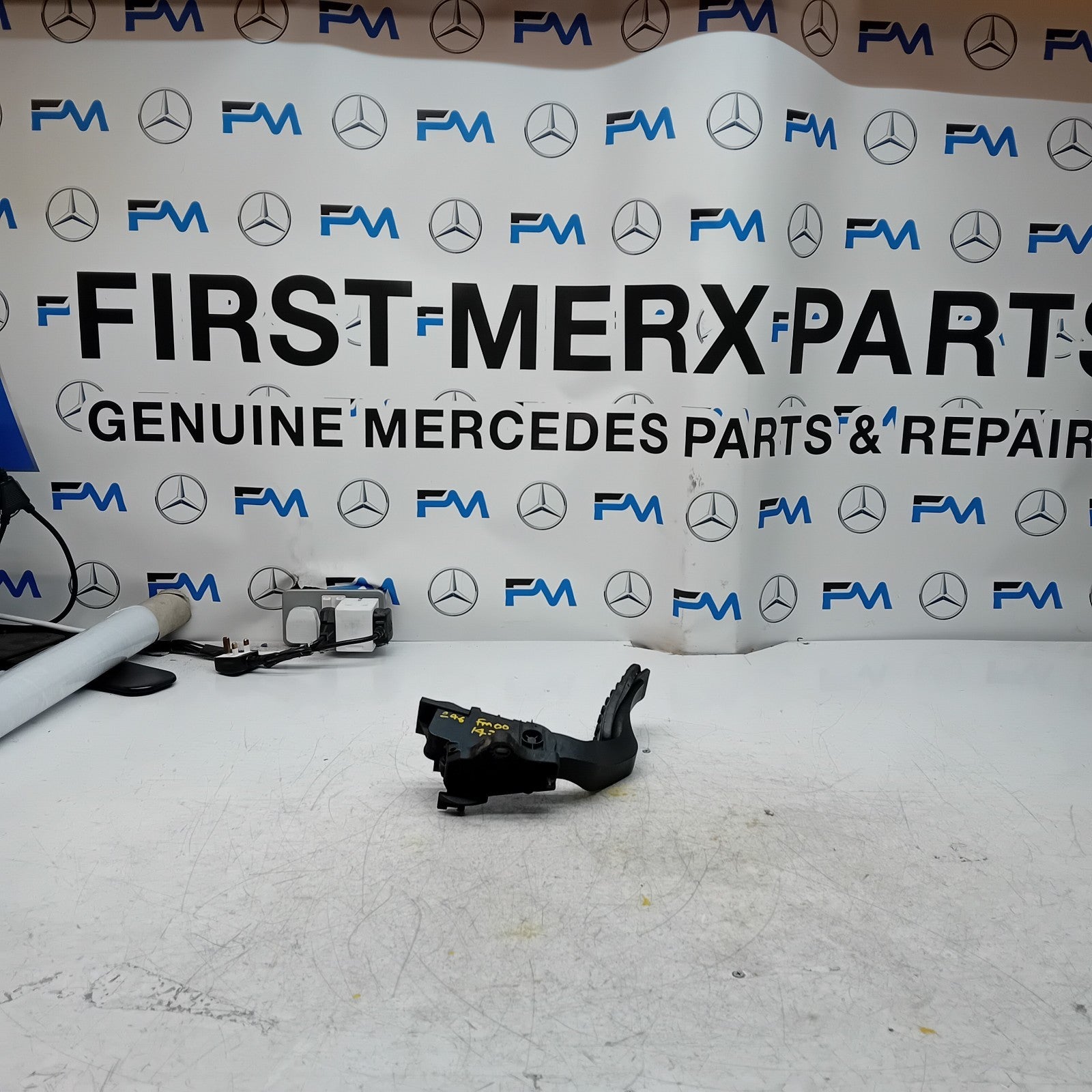 MERCEDES BENZ  B-CLASS W246 THROTTLE ACCELERATOR A2463001904 2015  FM001478