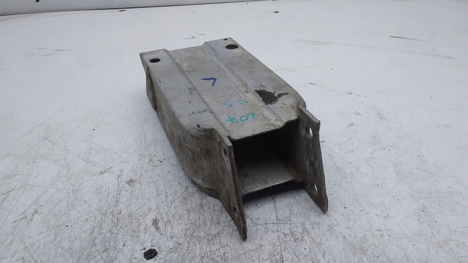 MERCEDES BENZ  C-CLASS W204 LEFT SIDE FRONT CRASH BAR SUPPORT A2046201195 FMR408