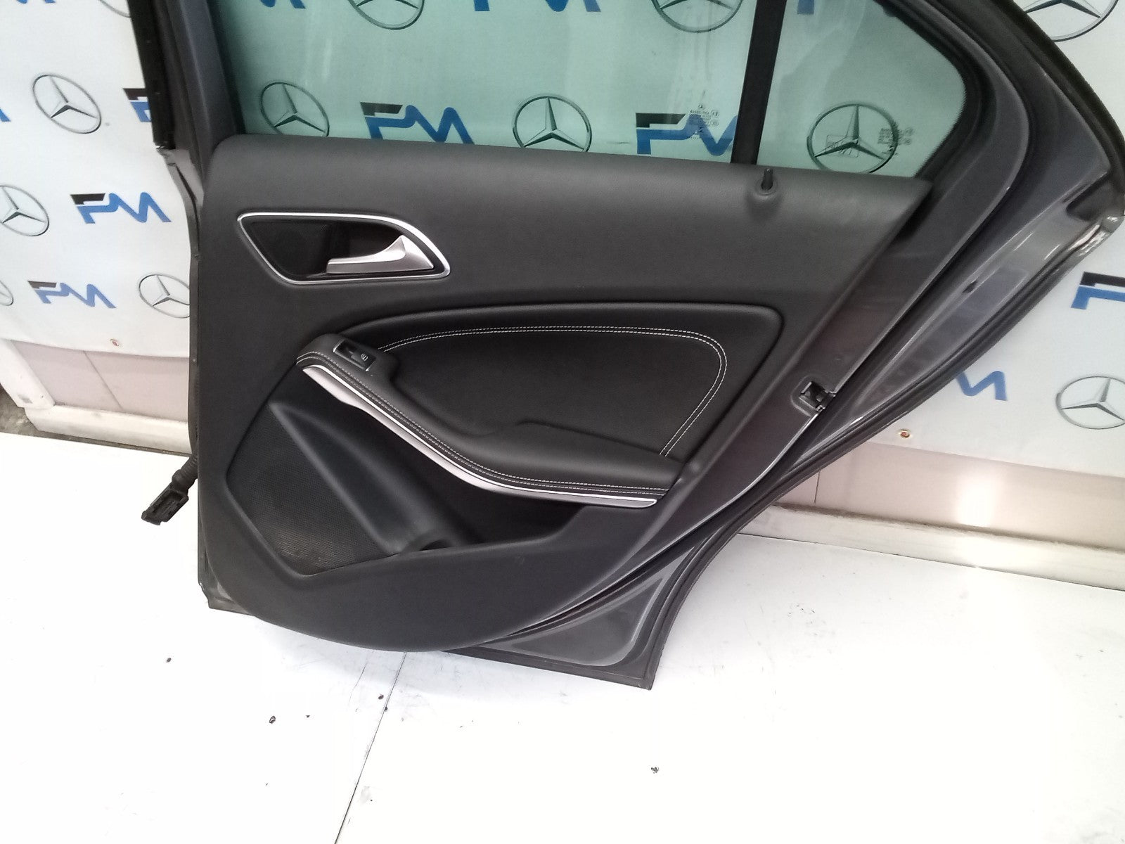 MERCEDES BENZ A CLASS W176 DRIVER SIDE REAR DOOR ( OFF SIDE REAR ) FMD20