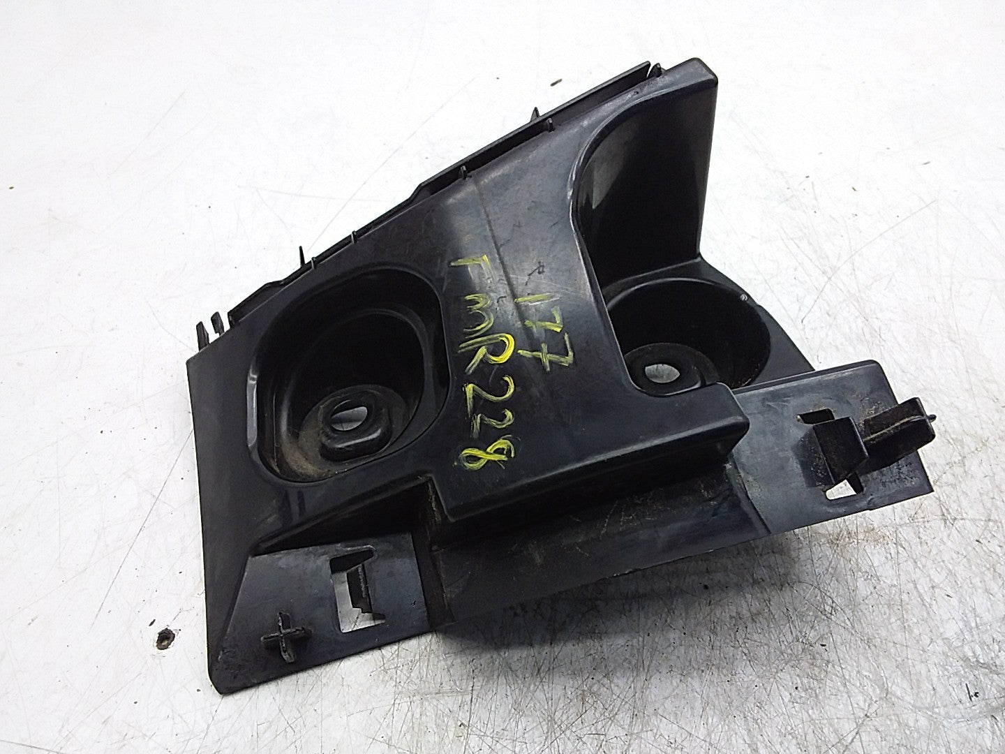 MERCEDES A-CLS W177 REAR LEFT BUMPER BRACKET A1778853302 FMR228
