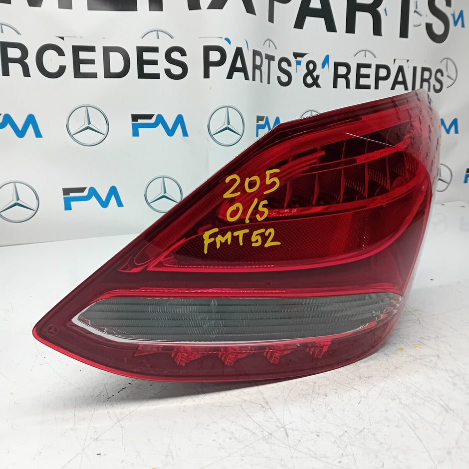 MERCEDES C-CLASS W205 2016 REAR DRIVER O/S TAIL LIGHT A2059061257 FMT52