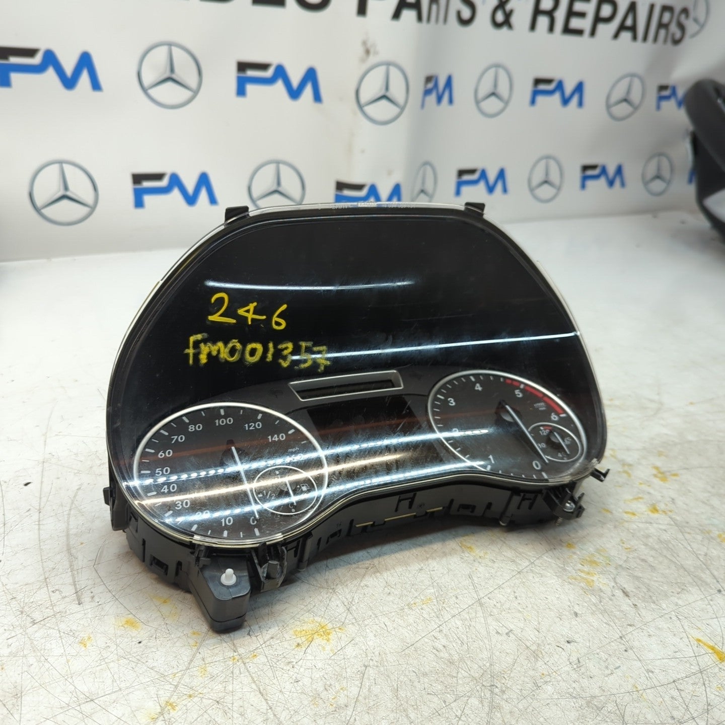 MERCEDES B-CLASS W246 SPEEDOMETER INSTRUMENT CLUSTER BLACK A2469006911 FM001357