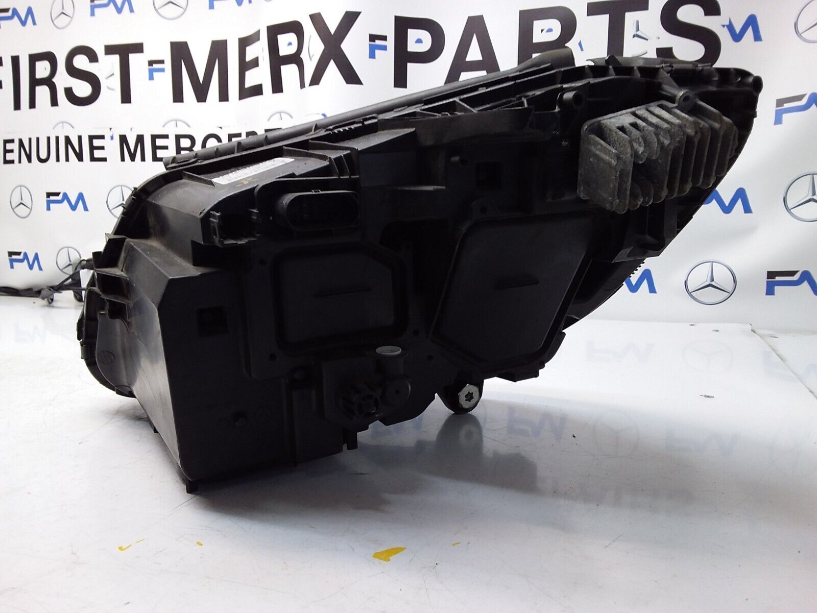 2017 MERCEDES C CLASS W205 HEADLIGHT FACELIFT DRIVER OS A2059069504 FMH102