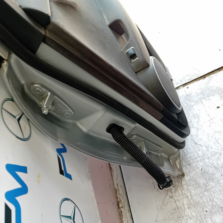 MERCEDES C-CLASS W204 SLN DRIVER REAR DOOR OSR 2011 SILVER COMPLETE FMD490