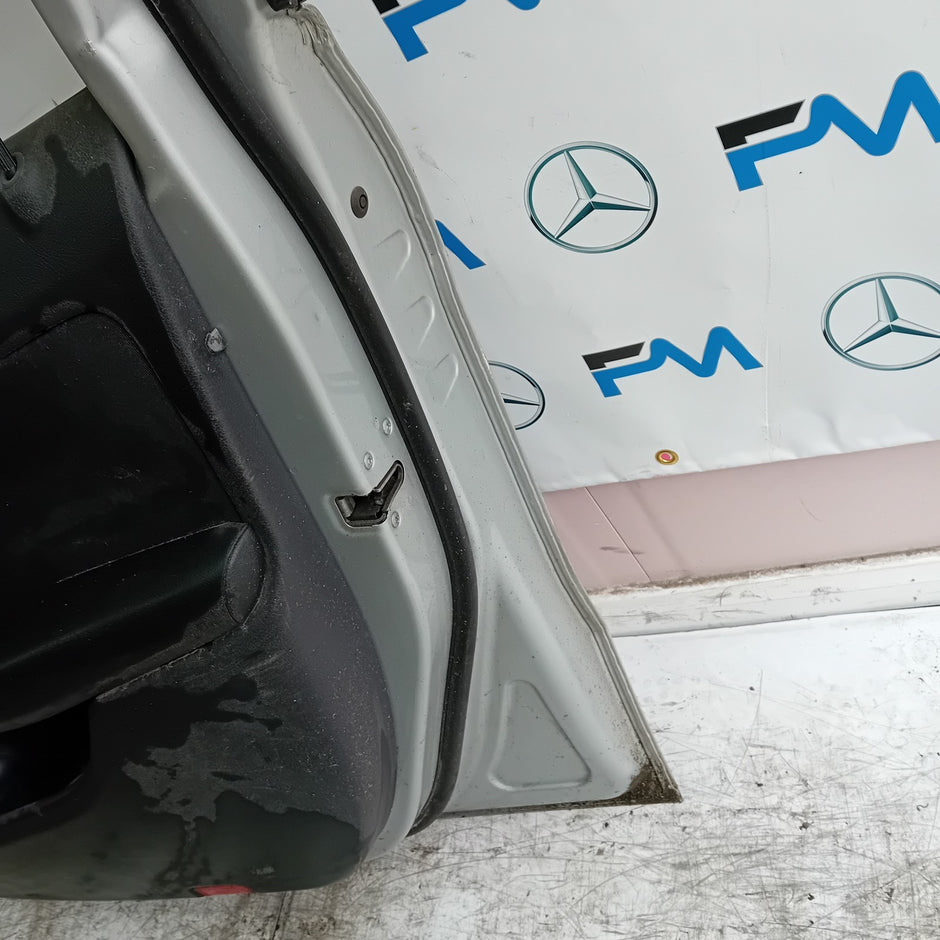 MERCEDES B-CLASS W246 DRIVER FRONT DOOR OSF SILVER  2012-19 COMPLETE FMD259