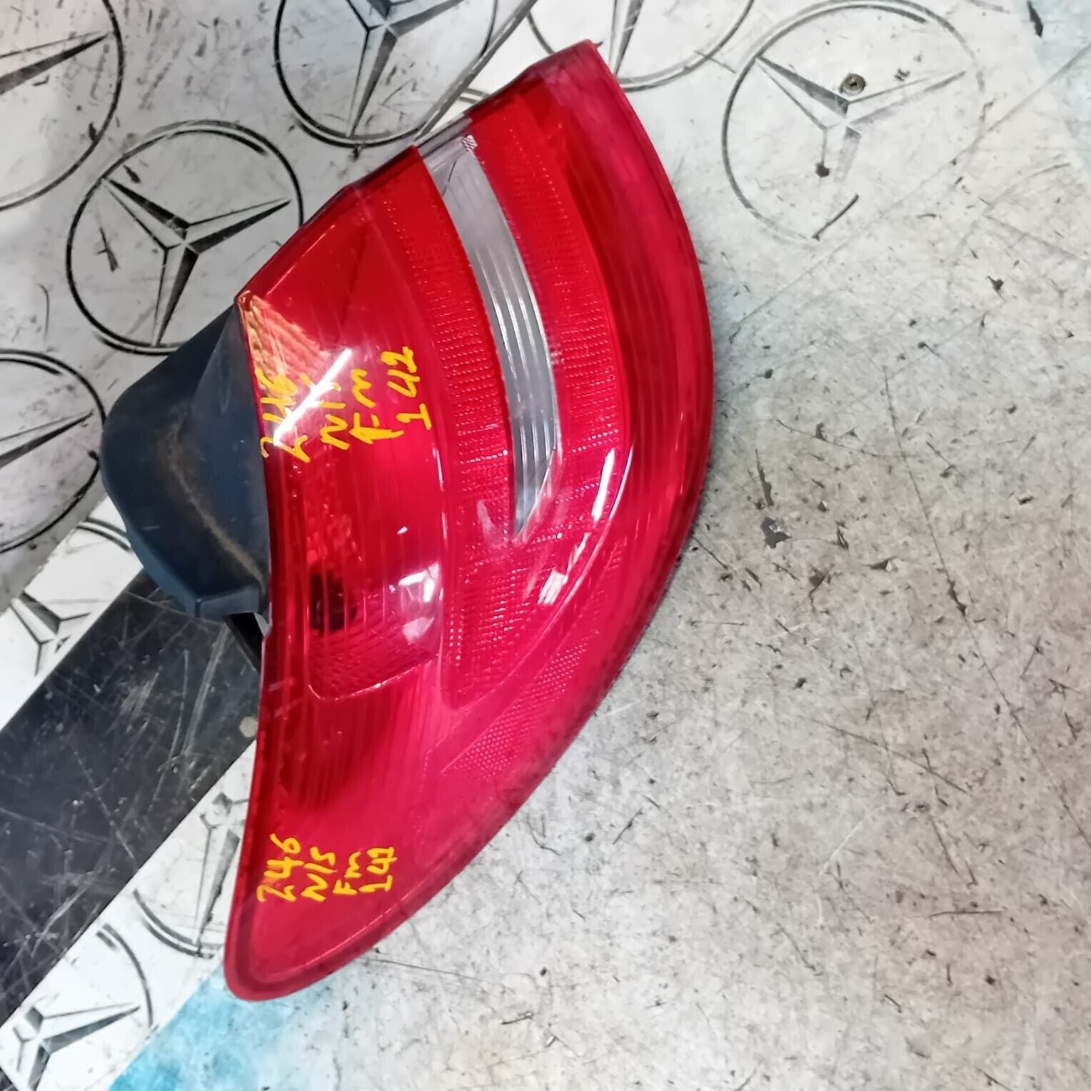 MERCEDES BENZ B-CLASS W246 PASSENGER SIDE REAR TAIL LIGHT