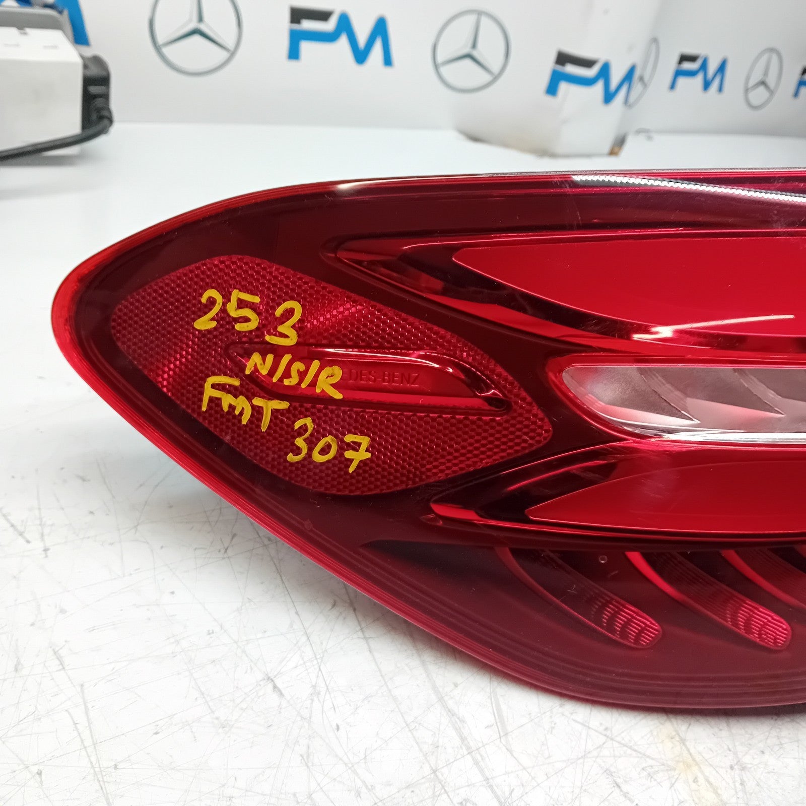 MERCEDES BENZ  GLC W253 PASSENGER SIDE LEFT REAR TAIL LIGHT 2016 FMT307