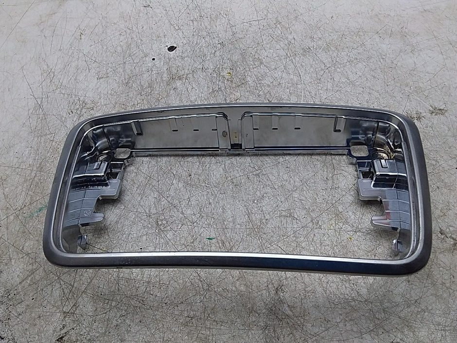 MERCEDES A-CLS W176 STEREO SURROUND TRIM A1766890018 FMR301