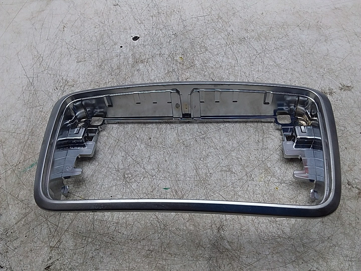 MERCEDES A-CLS W176 STEREO SURROUND TRIM A1766890018 FMR301