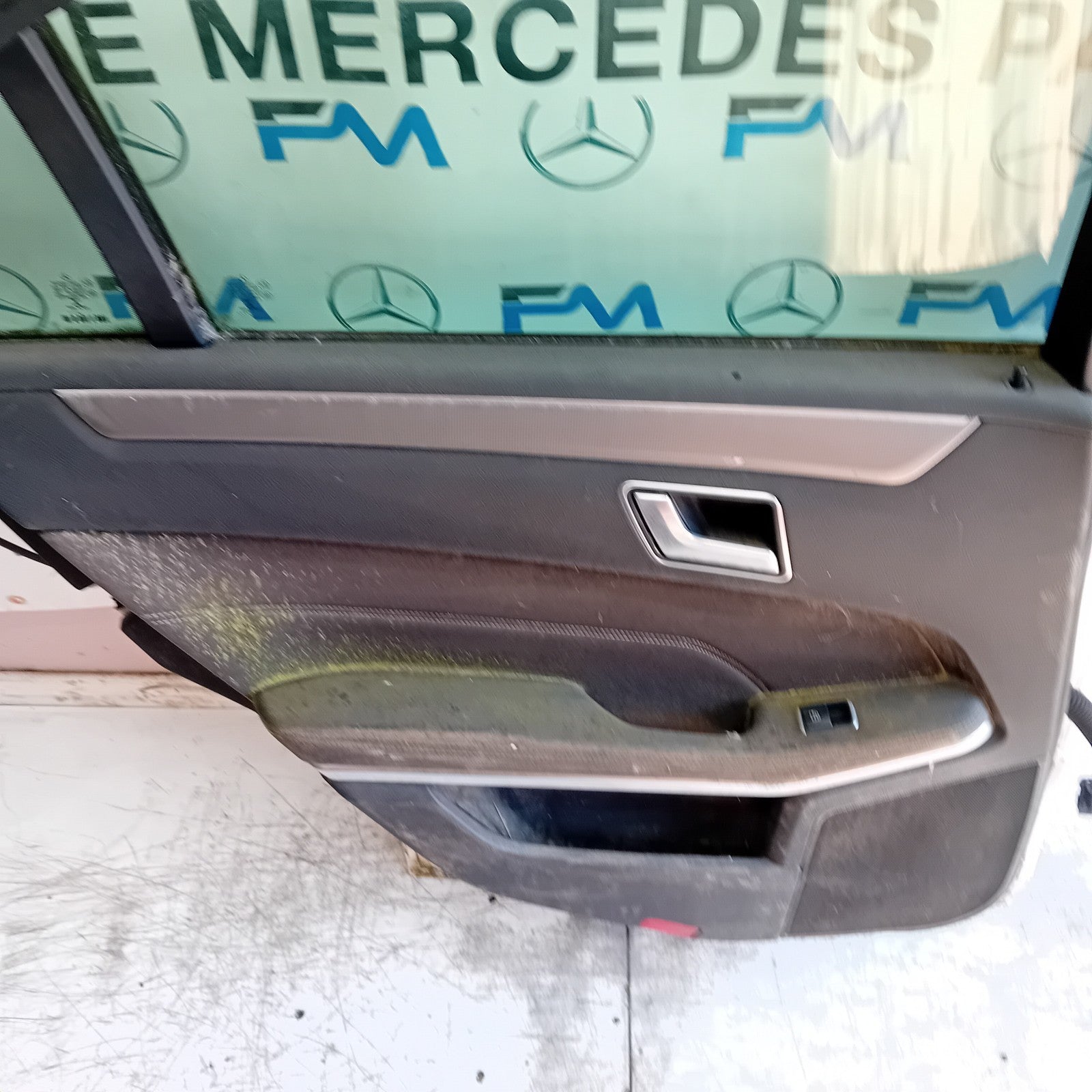 MERCEDES E-CLASS W212 SLN PASSENGER REAR DOOR NSR WHITE 2013 COMPLETE FMD479