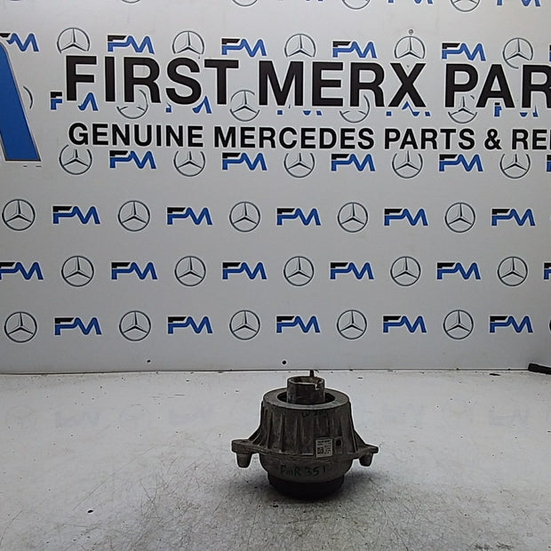 MERCEDES BENZ  C-CLASS  W205  ENGINE MOUNT LEFT NS A2052406617 FMR351