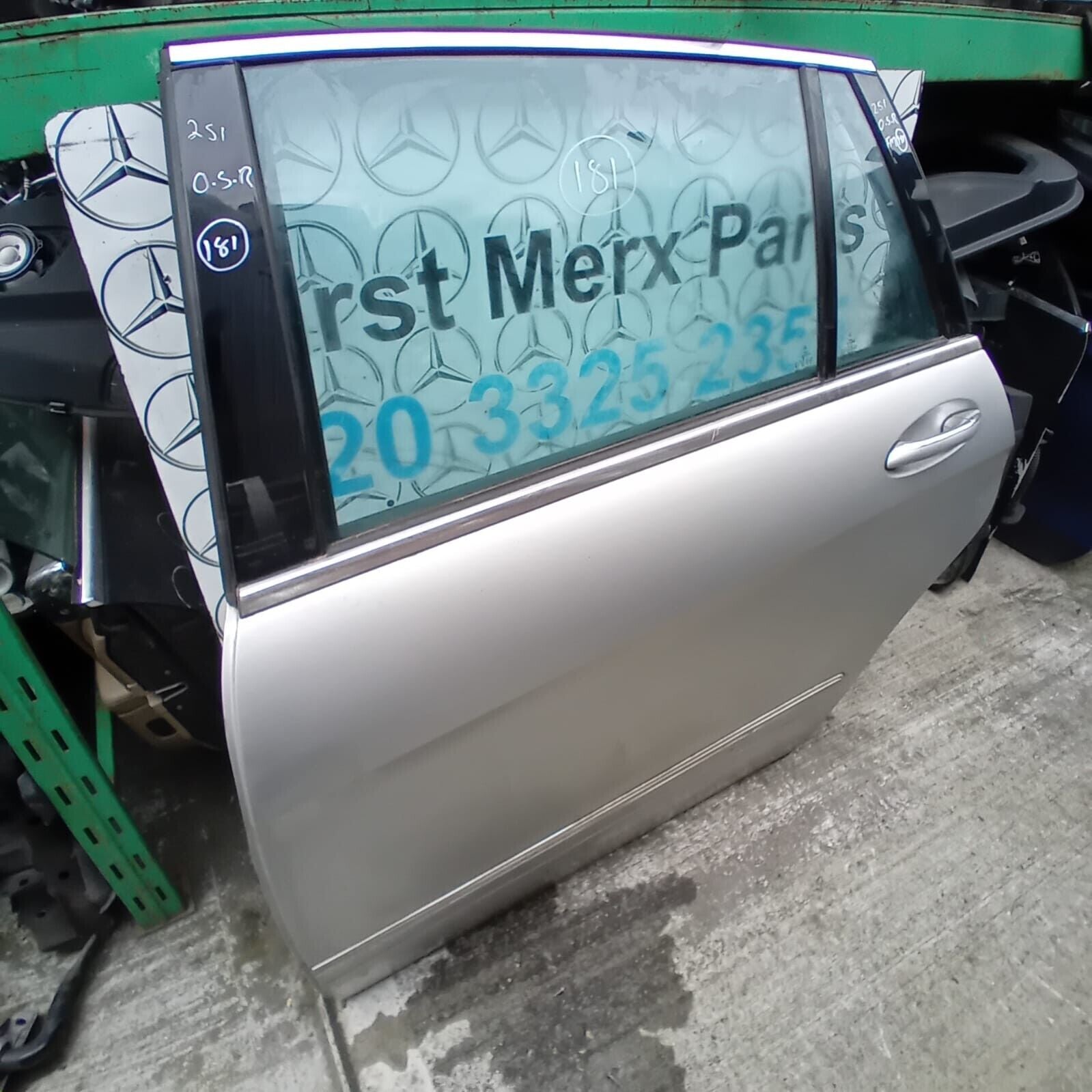 MERCEDES BENZ R-CLASS W251 DRIVER SIDE REAR DOOR ( OFF SIDE REAR )