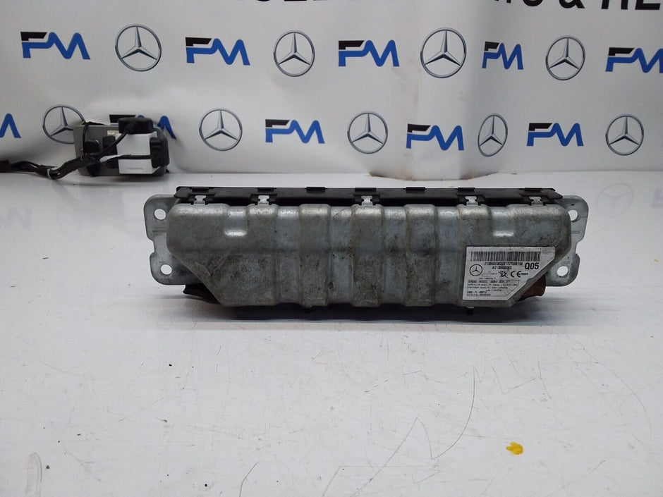 2017 MERCEDES BENZ A-CLASS W213 DRIVER SIDE KNEE AIRBAG A2138600302 FM00329