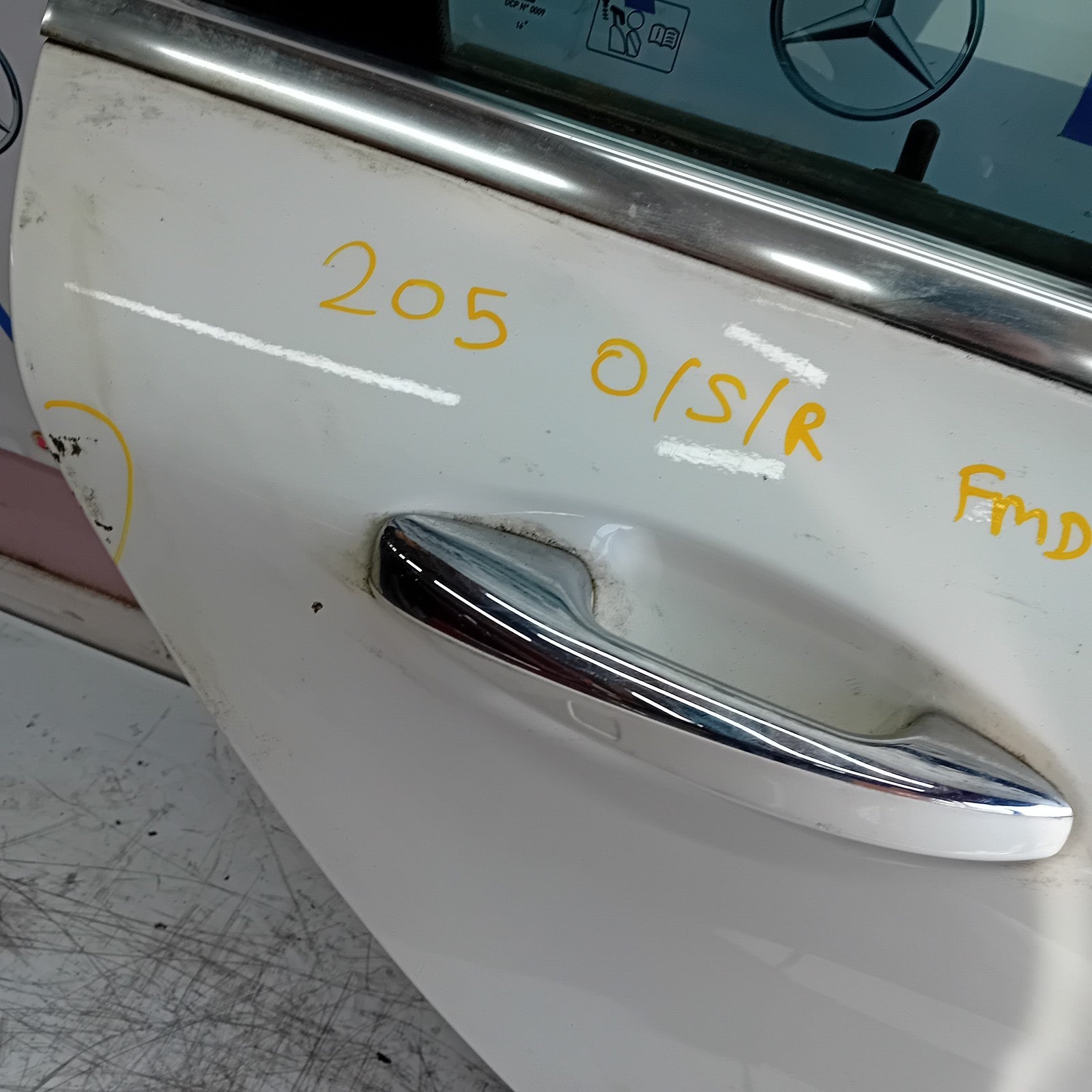 MERCEDES C-CLASS W205 SALOON DRIVER REAR DOOR OSR WHITE 2014 ON COMPLETE FMD211