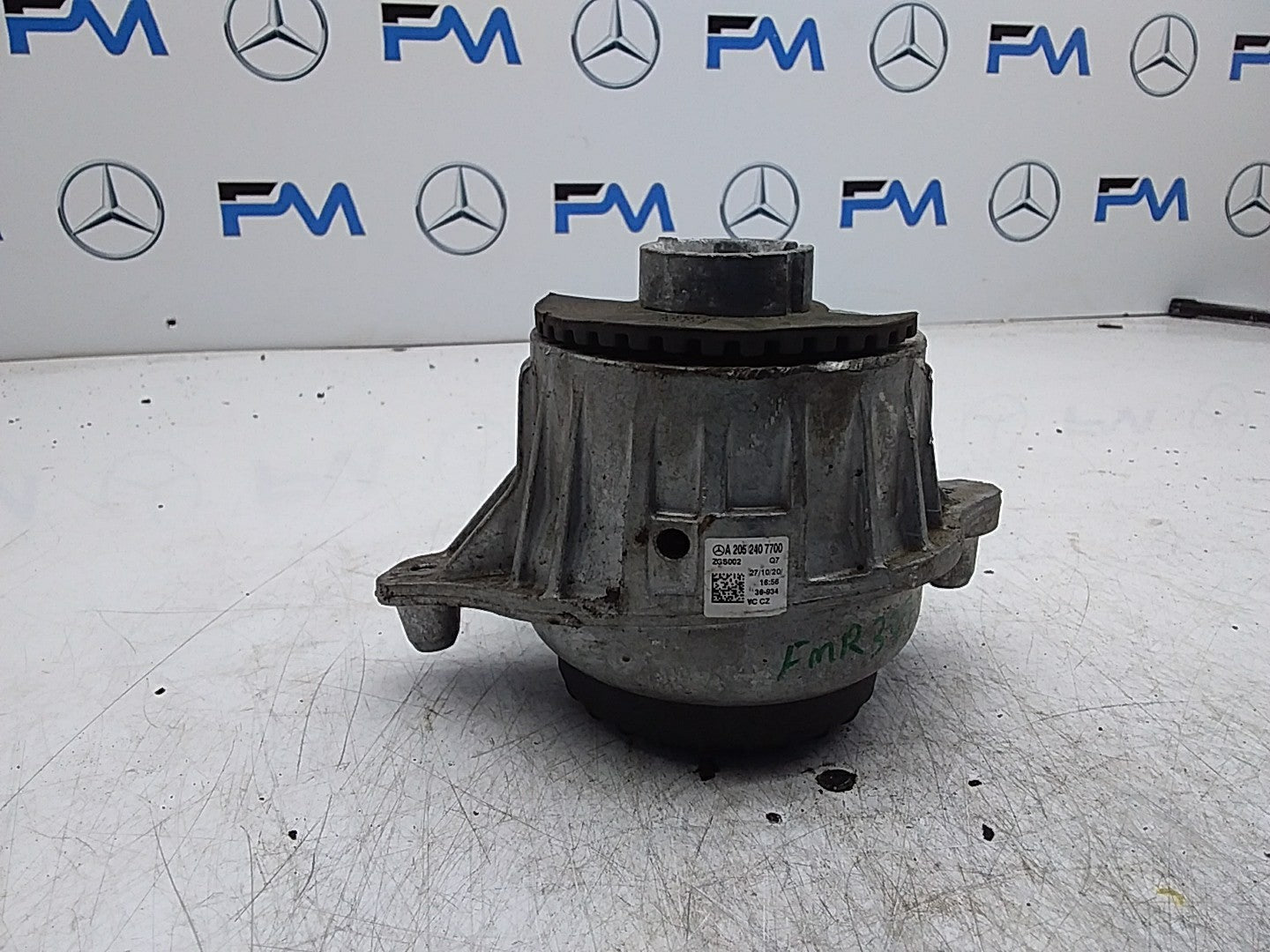 MERCEDES BENZ C-CLASS W205  ENGINE MOUNT RIGHT OS A2052407700 FMR337