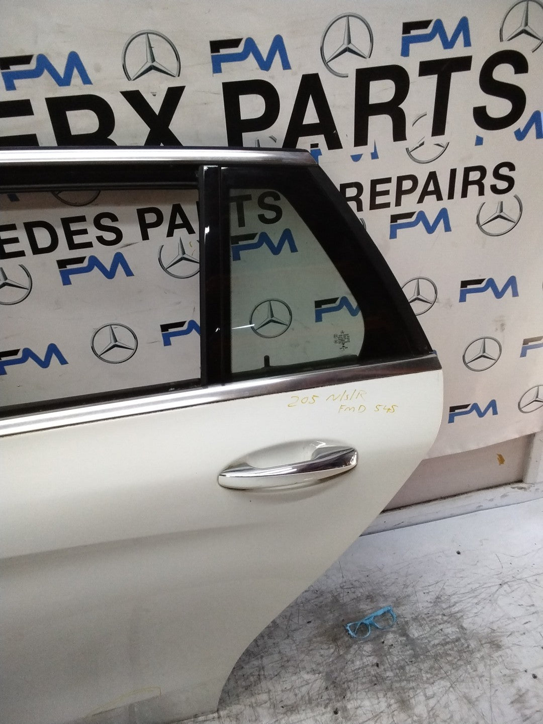 MERCEDES C-CLASS W205 EST PASSENGER REAR DOOR NSR WHITE 2014-21 COMPLETE FMD545