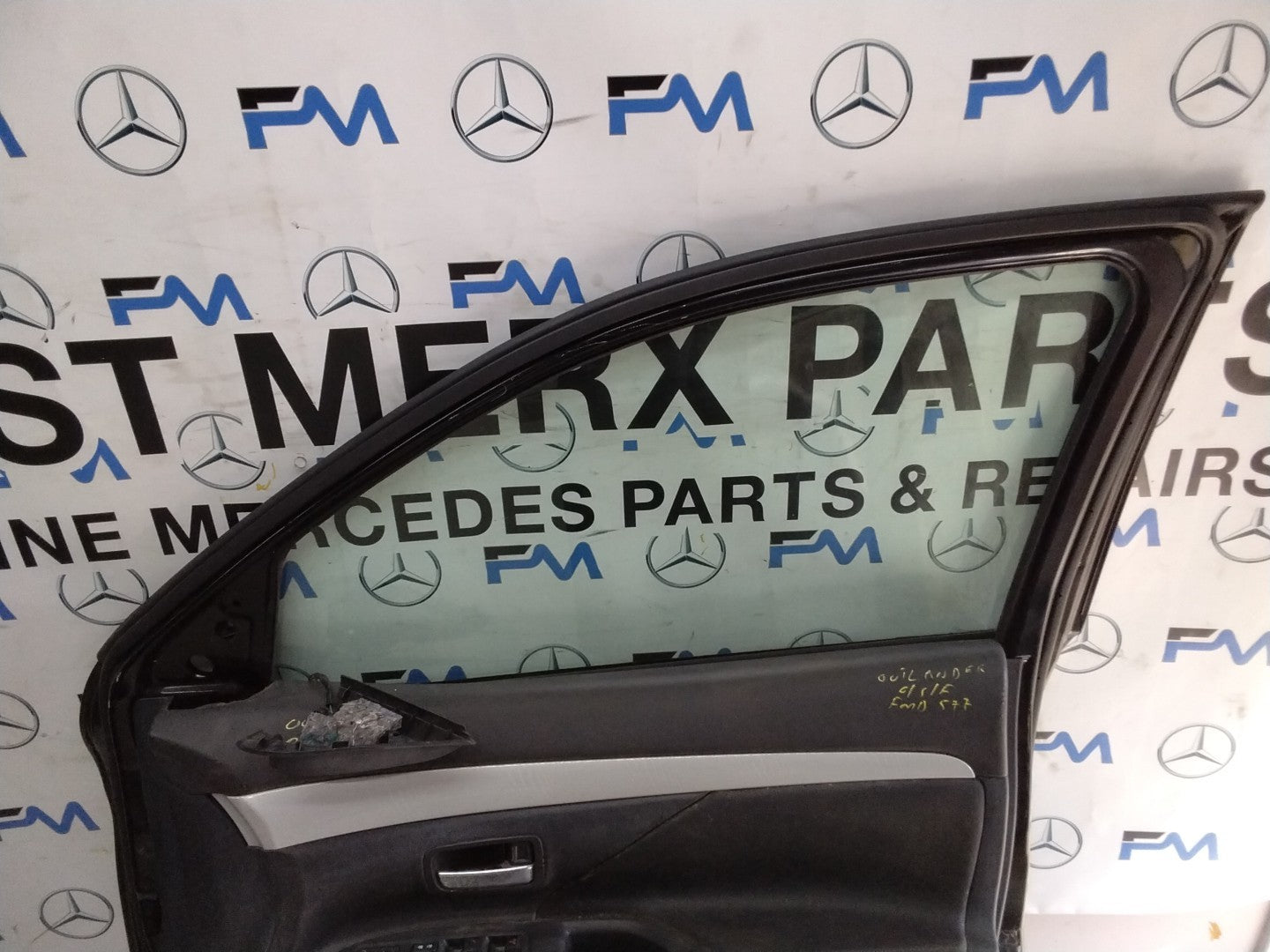 MITSUBISHI OUTLANDER DRIVER FRONT DOOR OSF BLACK COMPLETE FMD577