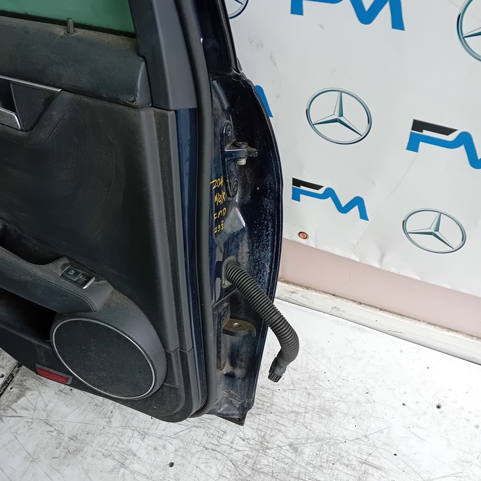 MERCEDES C-CLASS W204 PASSENGER REAR DOOR NSR BLUE 2008-14 COMPLETE FMD233