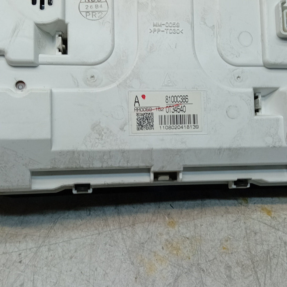 MITSUBISHI OUTLANDER MK3 SPEEDOMETER INSTRUMENT CLUSTER  8100C386 FM001605