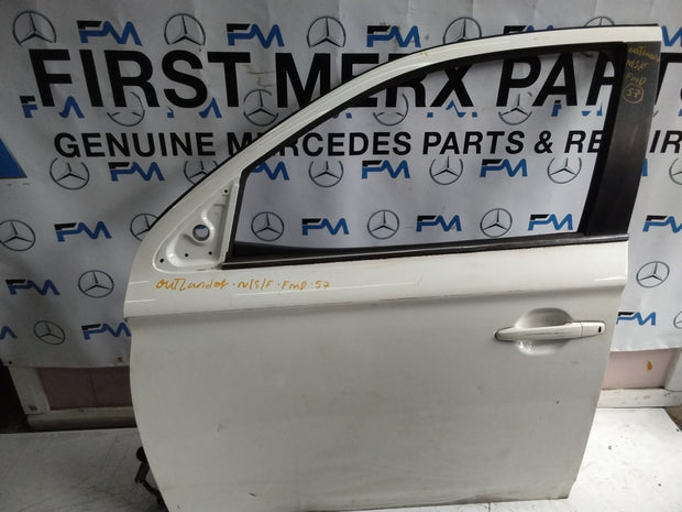 MITSUBISHI OUTLANDER PASSENGER SIDE FRONT DOOR N/S/F COMPLETE WHITE FMD57