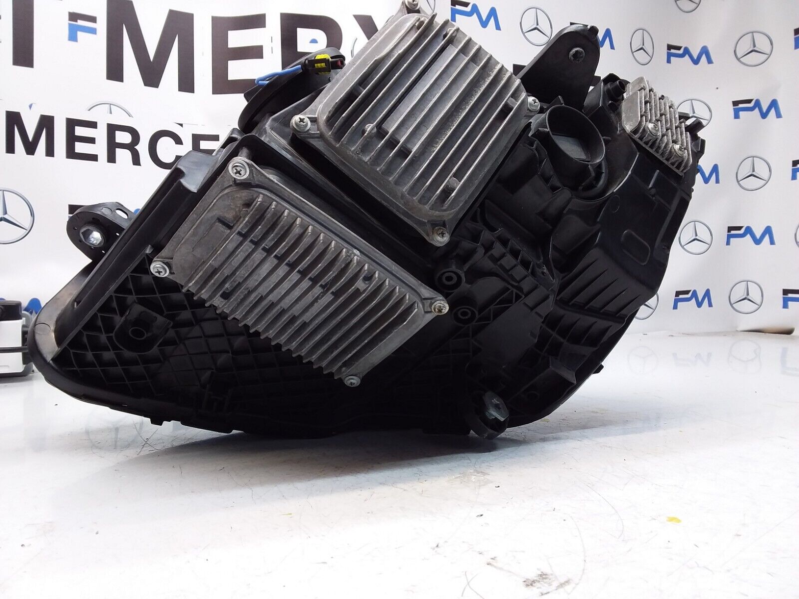 2018 MERCEDES C-CLASS W205 O/S HEADLIGHT COMPLETE  FACELIFT A2059069609 FMH53 
