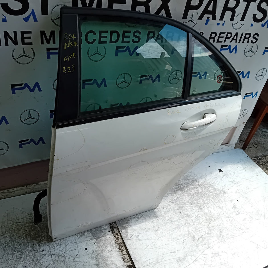 MERCEDES C-CLASS W204 SLN PASSENGER REAR DOOR NSR WHITE 2008-14  COMPLETE FMD423