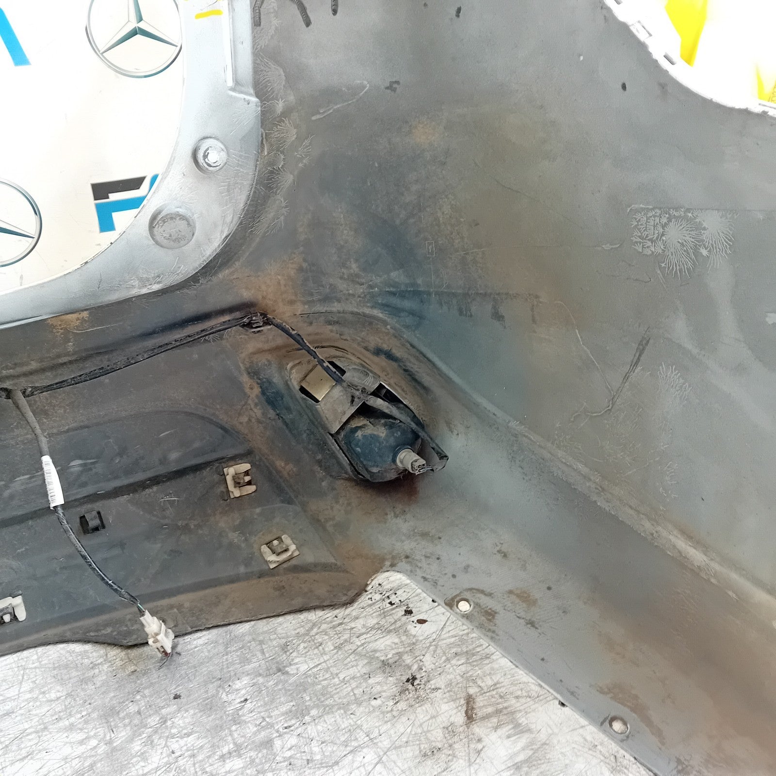 MITSUBISHI OUTLANDER MK3 REAR BUMPER WHITE 2013 COMPLETE FMX107